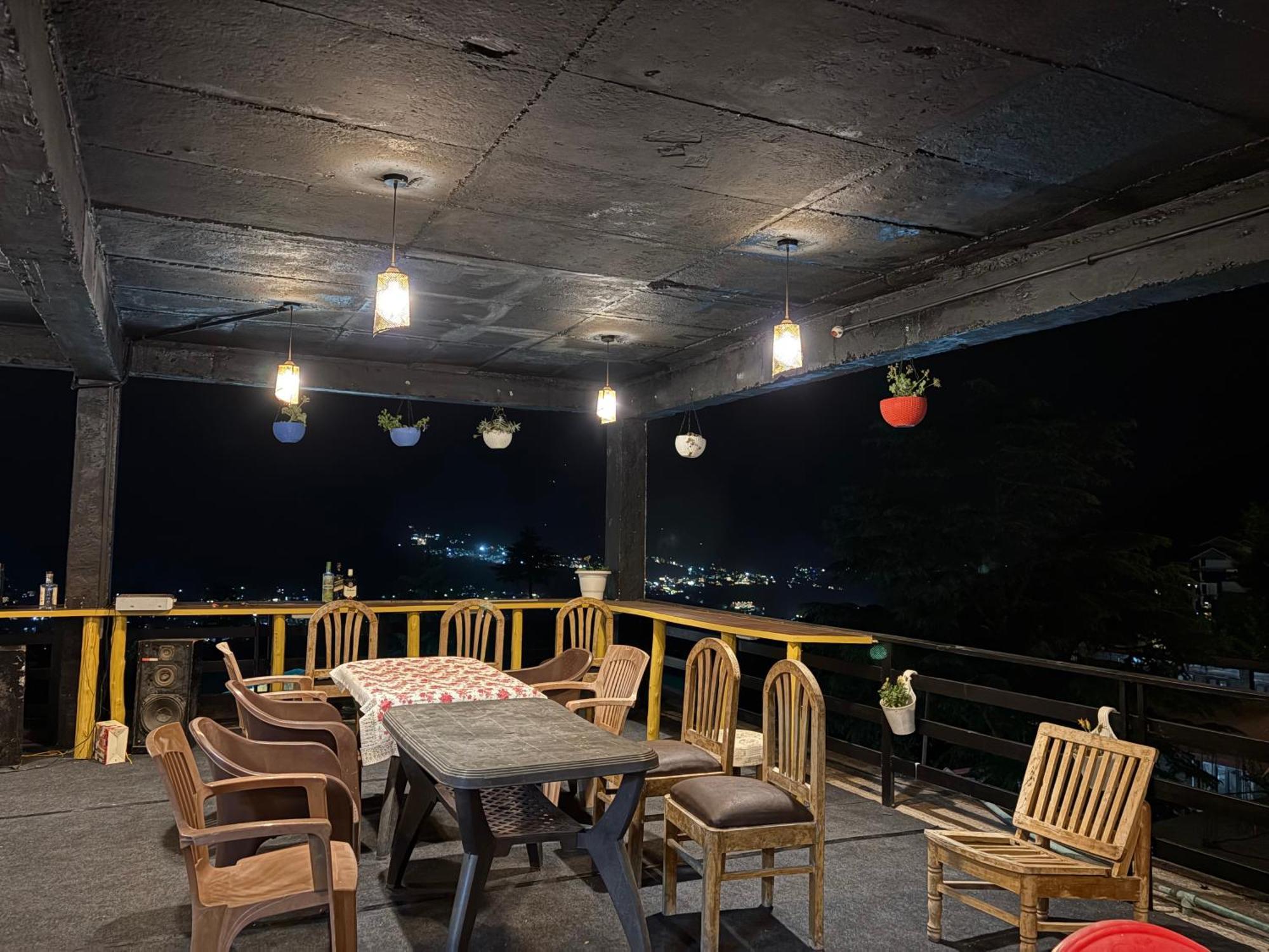 New Suraj - Nestled Near Hidimba Temple ! Rooftop Cafe With Hampta View ! Private Parking Hotel Manali (Himachal Pradesh)